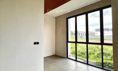 Rumah 3 Lantai Di CitraGrand Cibubur CBD