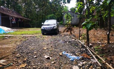 Rumah barat bandara Adi Sumarmo