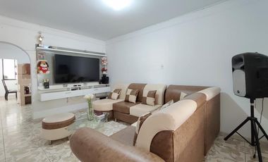 casa en venta en patio centro. Cod V28245