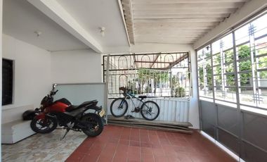 casa en venta en patio centro. Cod V28245