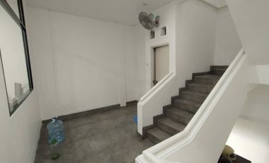 For Sale Strategic 3-Story Shophouse Near Simpang Dewa Ruci, Kuta