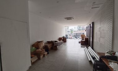 For Sale Strategic 3-Story Shophouse Near Simpang Dewa Ruci, Kuta