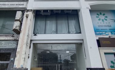 For Sale Strategic 3-Story Shophouse Near Simpang Dewa Ruci, Kuta