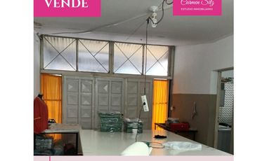 Casa en venta con local comercial