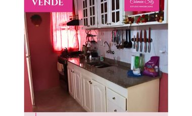 Casa en venta con local comercial