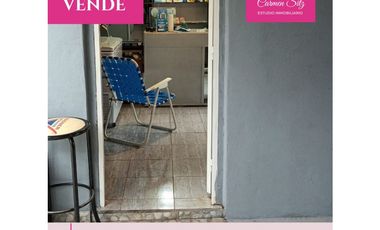 Casa en venta con local comercial