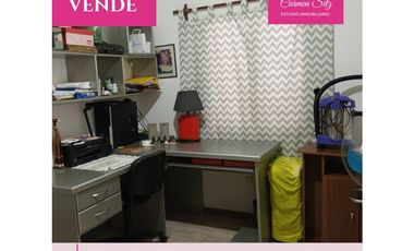 Casa en venta con local comercial