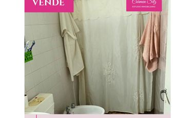 Casa en venta con local comercial