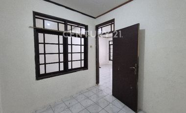Rumah Tinggal Di Sarijadi Akses 2 Mobil Lega Cocok Untuk Kantor