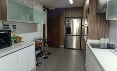 Departamento en venta. Cerca Portal La Dehesa Lo Barnechea