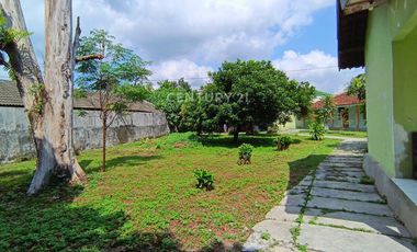 Dijual Tanah Bonus Bangunan Di Pinggir Jl Kaliurang Depan Mirota Pasaraya Jakal