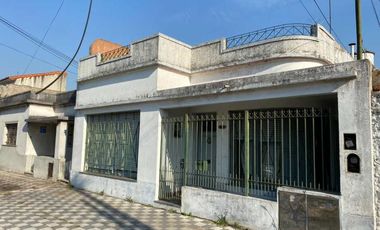 Casa para 2 Familias en venta en Sarandi Este