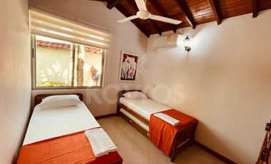 En Venta Cabaña de dos pisos para 12 personas en Tolú