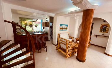 En Venta Cabaña de dos pisos para 12 personas en Tolú