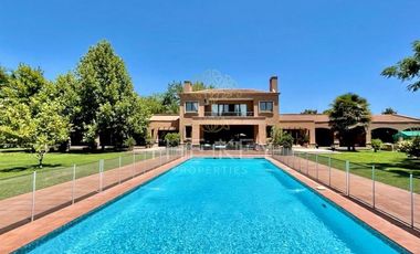Casa Venta 5 Dormitorios Club Golf Lirios Piscina - Requínoa