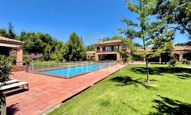 Casa Venta 5 Dormitorios Club Golf Lirios Piscina - Requínoa