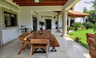 Residencia vigilancia fraccionamiento arbolado