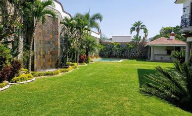 Residencia vigilancia fraccionamiento arbolado