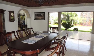 Residencia vigilancia fraccionamiento arbolado