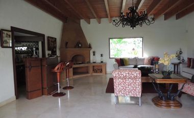 Residencia vigilancia fraccionamiento arbolado