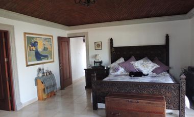 Residencia vigilancia fraccionamiento arbolado