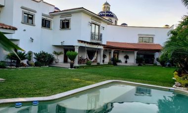 Residencia vigilancia fraccionamiento arbolado