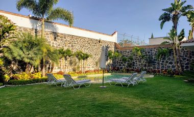 Residencia vigilancia fraccionamiento arbolado