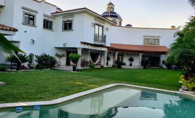 Residencia vigilancia fraccionamiento arbolado