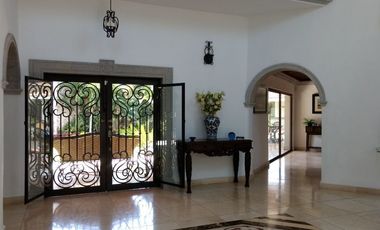 Residencia vigilancia fraccionamiento arbolado