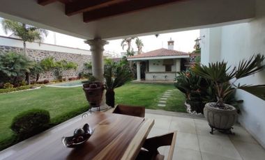 Residencia vigilancia fraccionamiento arbolado