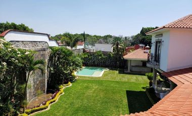 Residencia vigilancia fraccionamiento arbolado