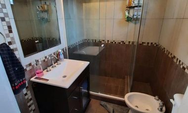 VENTA CASA DE 5 AMBIENTES CON GALPÓN EN BLANCO ESCALADA