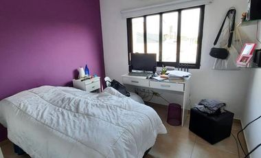 VENTA CASA DE 5 AMBIENTES CON GALPÓN EN BLANCO ESCALADA