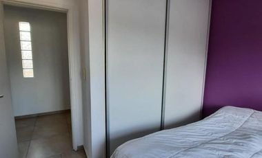 VENTA CASA DE 5 AMBIENTES CON GALPÓN EN BLANCO ESCALADA