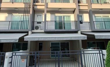 3 Bedroom Townhouse for sale at Baan Klang Muang Sukhumvit - Onnut