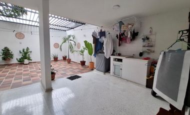 casa en venta en quinta bosch. Cod V5067