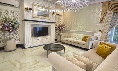 Rumah  Hook Dan Samping Taman di Kebayoran Residence Bintaro Jaya