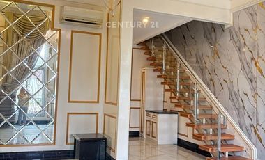 Rumah  Hook Dan Samping Taman di Kebayoran Residence Bintaro Jaya