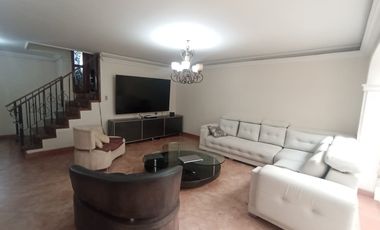 casa en arriendo/venta en florida nueva. Cod A512880