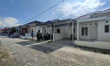 perumahan cluster pinggir jalan delima
