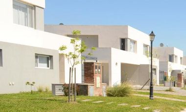 Casa en  venta - Casas de Santa Guadalupe - Pilar de Este - 3 ambientes - Plan adjudicado