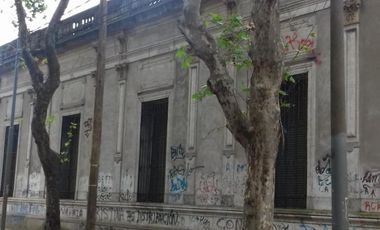IMPONENTE LOTE A DEMOLER SAN MARTIN CENTRO A METROS DE LA PLAZA SAN MARTIN