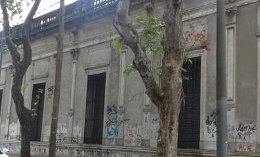 IMPONENTE LOTE A DEMOLER SAN MARTIN CENTRO A METROS DE LA PLAZA SAN MARTIN