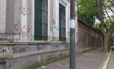 IMPONENTE LOTE A DEMOLER SAN MARTIN CENTRO A METROS DE LA PLAZA SAN MARTIN