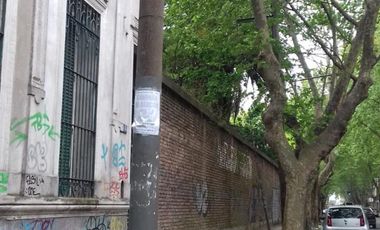 IMPONENTE LOTE A DEMOLER SAN MARTIN CENTRO A METROS DE LA PLAZA SAN MARTIN