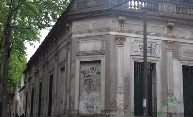 IMPONENTE LOTE A DEMOLER SAN MARTIN CENTRO A METROS DE LA PLAZA SAN MARTIN