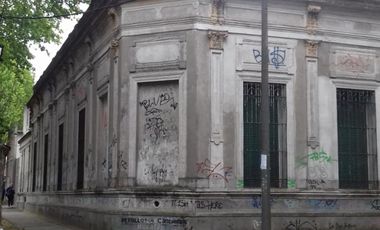 IMPONENTE LOTE A DEMOLER SAN MARTIN CENTRO A METROS DE LA PLAZA SAN MARTIN