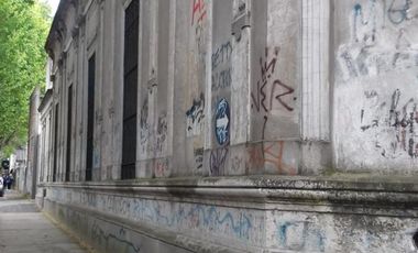 IMPONENTE LOTE A DEMOLER SAN MARTIN CENTRO A METROS DE LA PLAZA SAN MARTIN