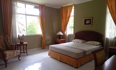 Rumah Mewah di Villa Rancamaya Golf Estate - View Hijau & Lingkungan Eksklusif