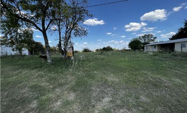 Vendo Casa con gran Terreno en Herrera, Entre Ríos.